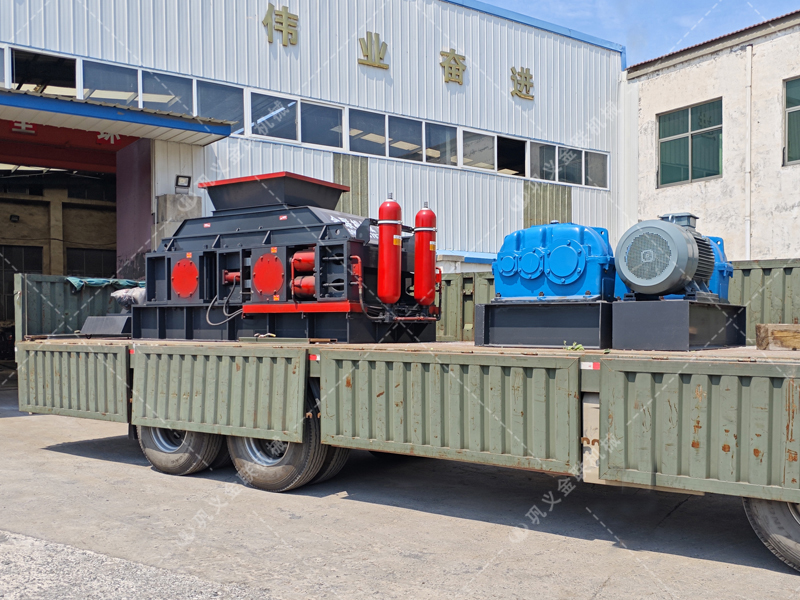 液壓對輥制砂機:雙輥擠壓耐磨輥體,連續作業千噸依舊精準 液壓對輥制砂機:雙輥擠壓耐磨輥體,連續作業千噸依舊精準